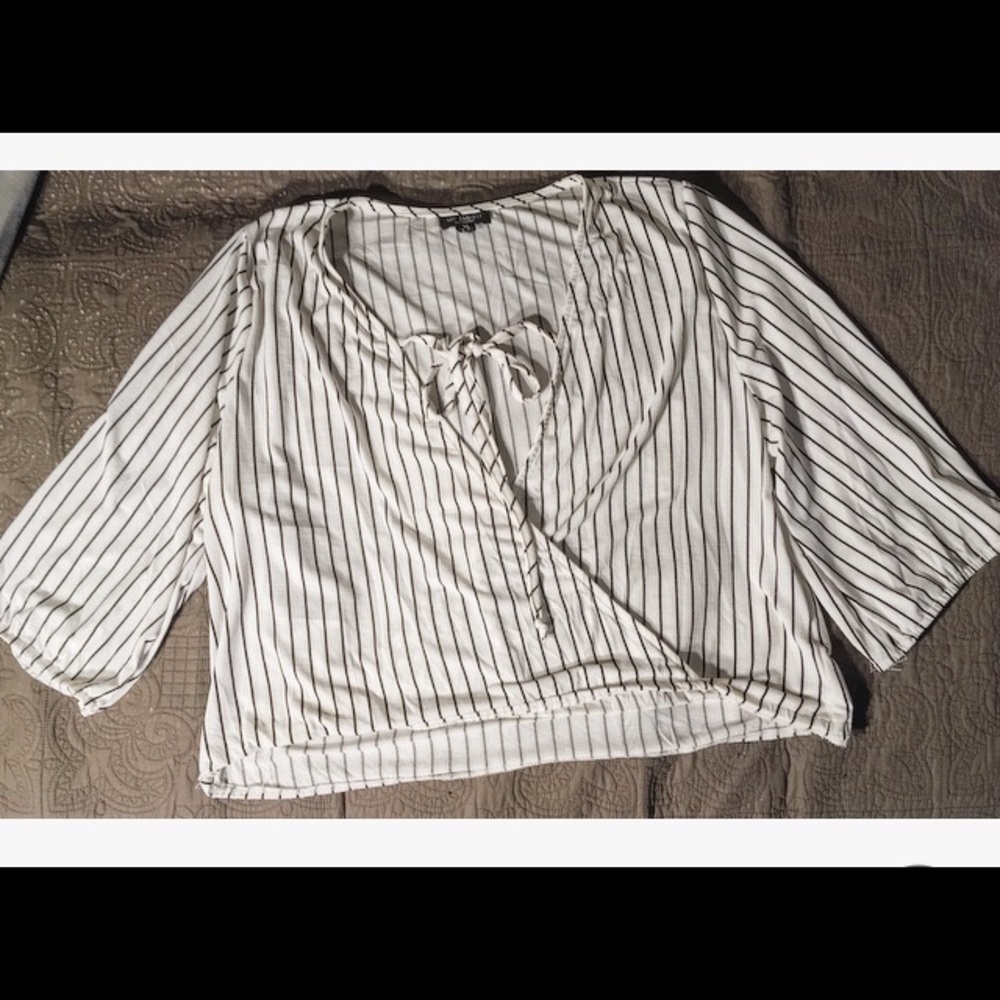 MY EMLEM Top